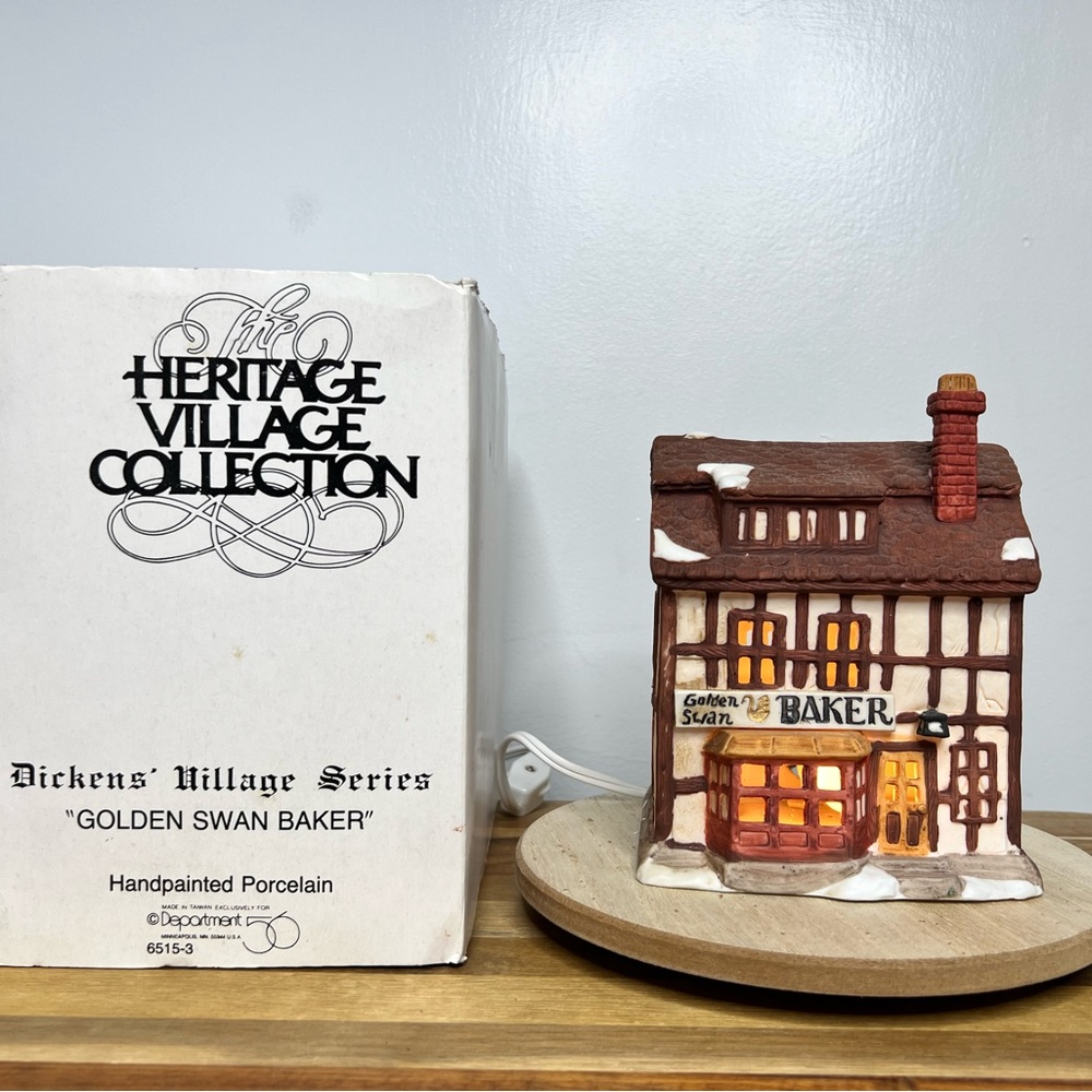 Vintage Department 56 Golden Swan Baker *Retired